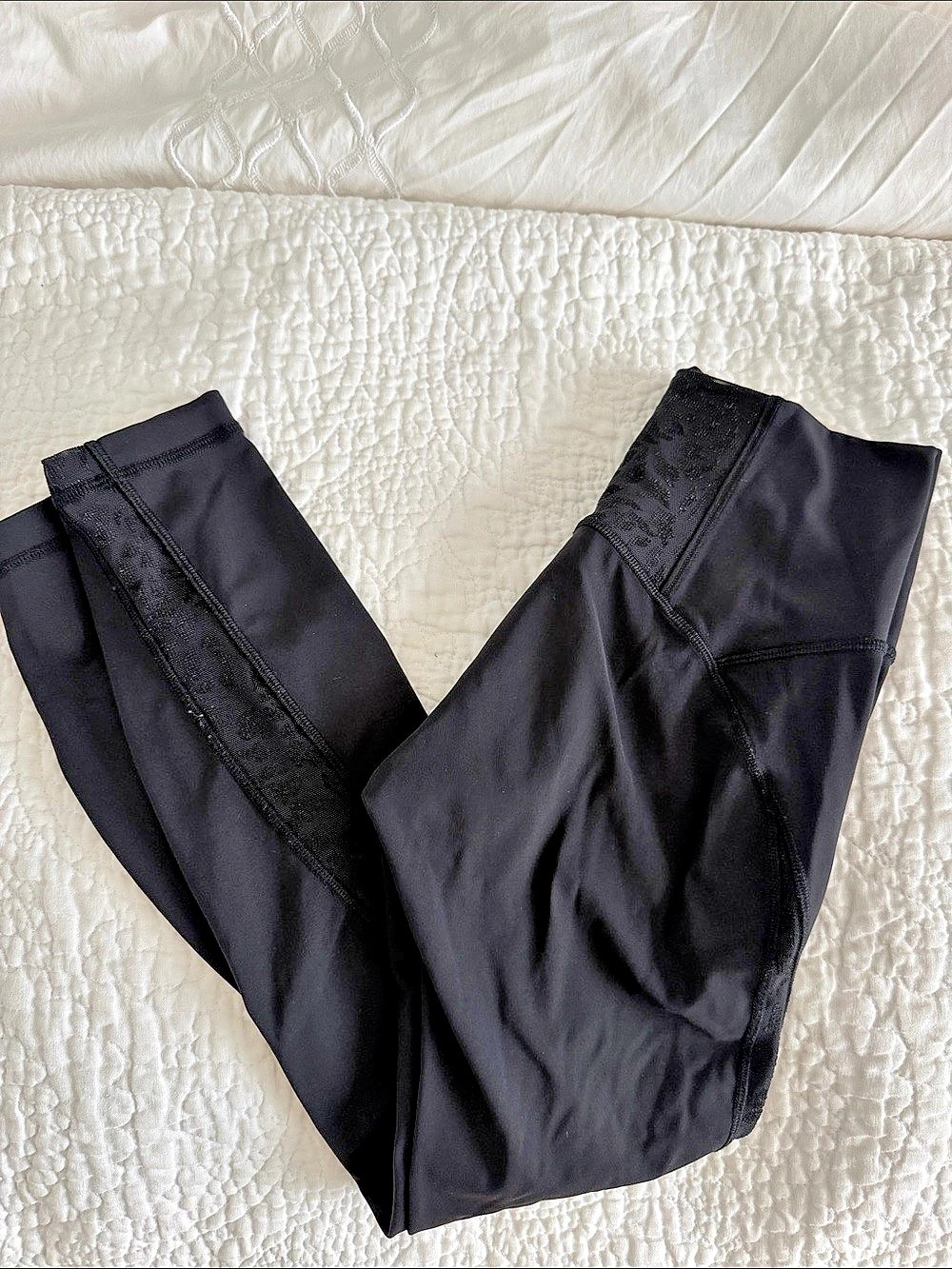 Lululemon Paisley Lace Overlay Tight 25" Black